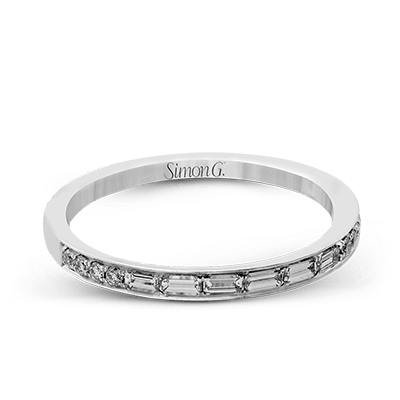 Round - cut Engagement Ring & Matching Wedding Band in 18k Gold with Diamonds - Simon G. Jewelry