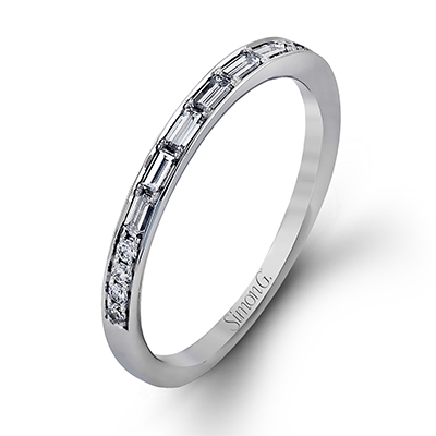 Round - cut Engagement Ring & Matching Wedding Band in 18k Gold with Diamonds - Simon G. Jewelry